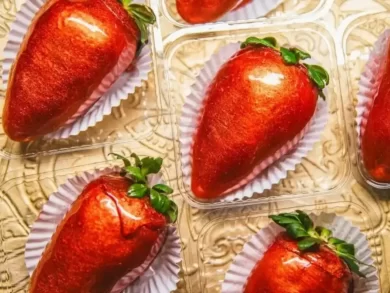 Confeiteiros de todo o Brasil estão lucrando com a febre do moranguinho do amor