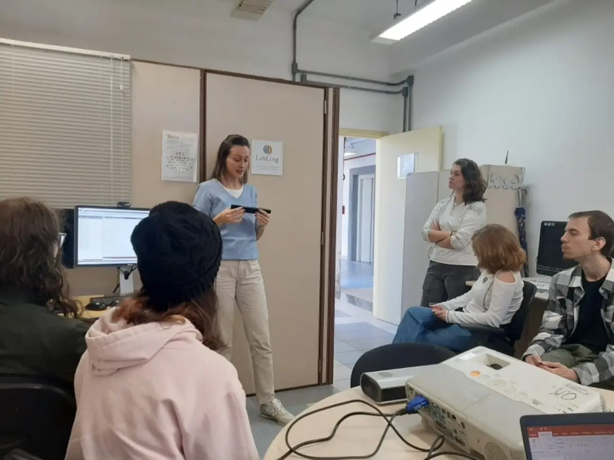Pesquisa da UFSC usa movimentos oculares para aprimorar a leitura crítica de textos on-line