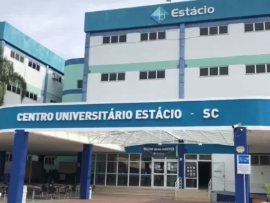 Lançamento do HUB Carreiras marca aniversário de 25 anos da Estácio em Santa Catarina