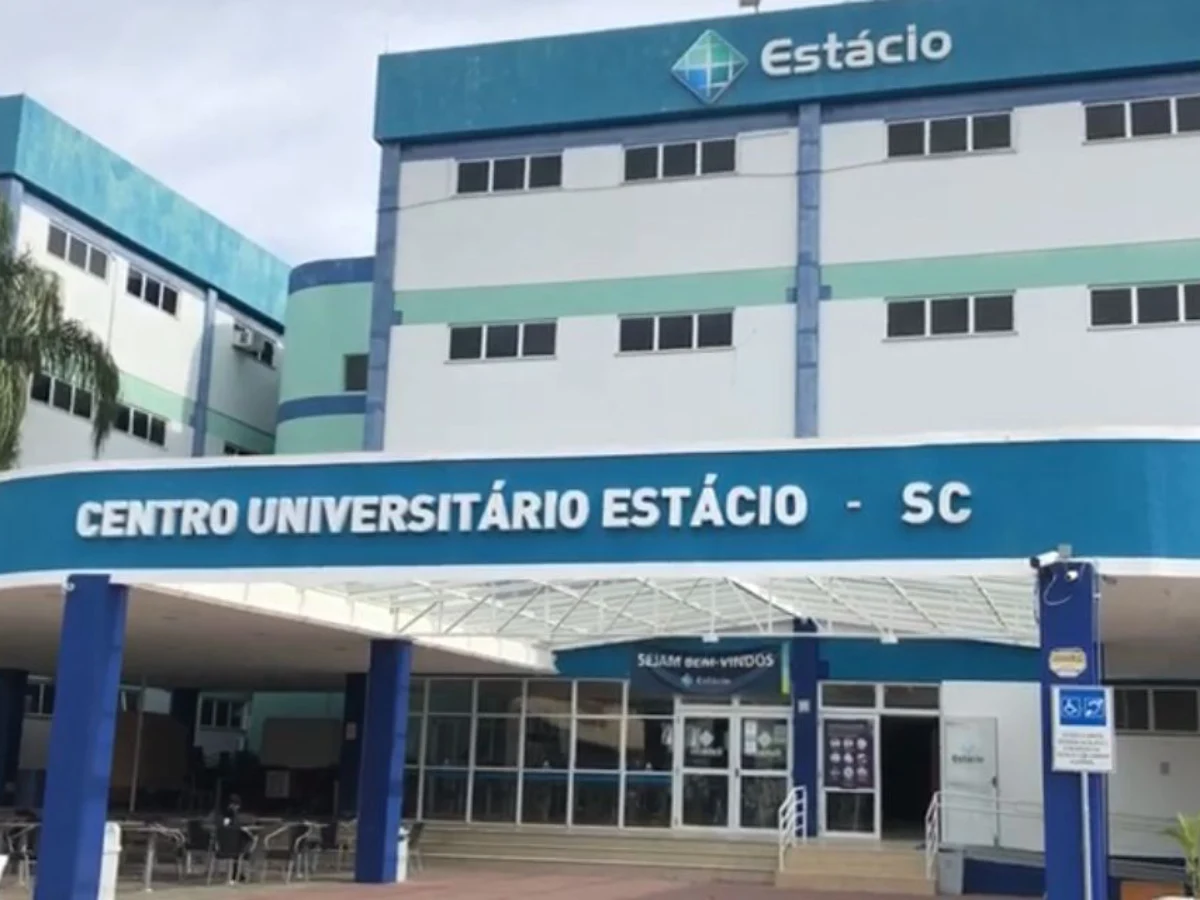 Lançamento do HUB Carreiras marca aniversário de 25 anos da Estácio em Santa Catarina
