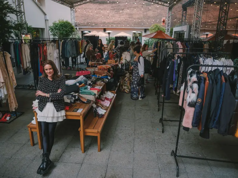 Moda circular ganha destaque em Florianópolis com bazar gratuito e consumo consciente