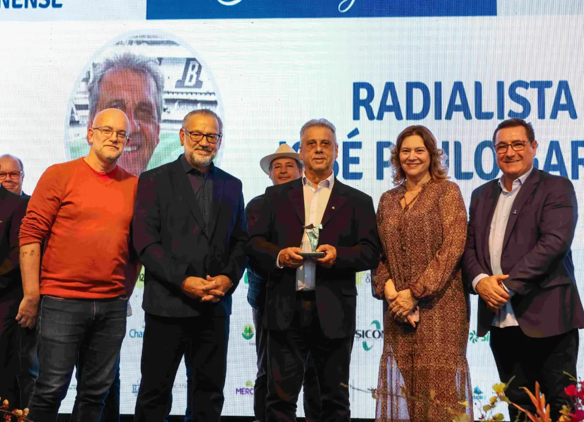 Profissionais da comunicação de Santa Catarina são homenageados no 16º Encontro da Imprensa Catarinense