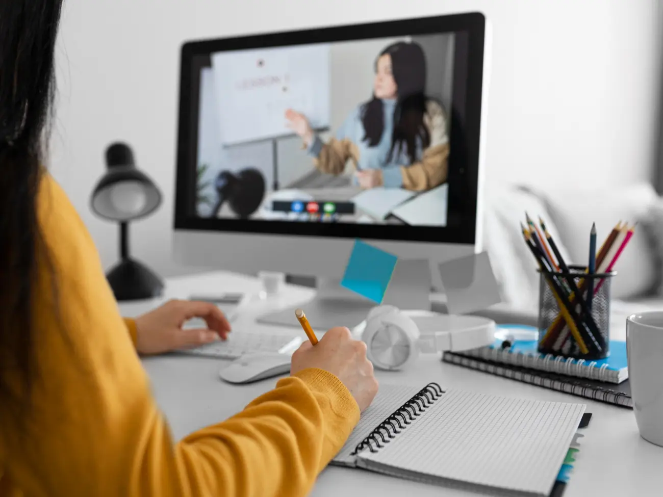 Os cursos online que mais ajudam quem quer crescer na área de liderança e RH
