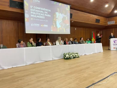 Santa Catarina reúne mulheres em conferência estadual de políticas para promover igualdade e conquistas