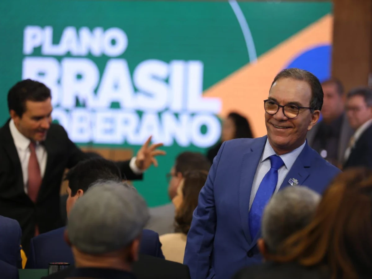 Lula anuncia plano para proteger pequenas e médias empresas diante das tarifas dos Estados Unidos