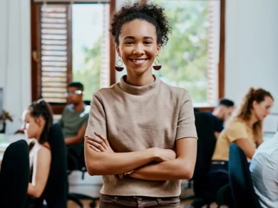 Emprego formal para jovens cresce 18,6% com novas contratações no primeiro semestre
