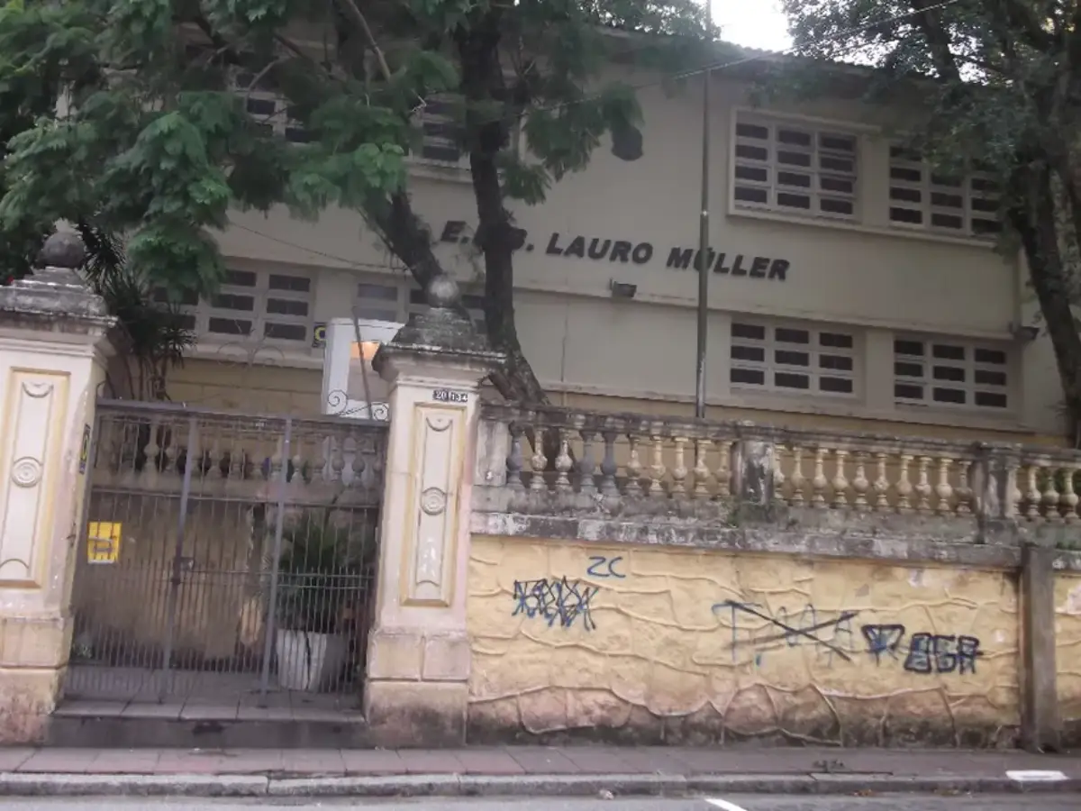 Justiça anula leilão da antiga escola Lauro Müller em Florianópolis