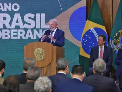 Plano Brasil Soberano vai liberar R$ 30 bilhões para empresas afetadas pelo tarifaço dos EUA