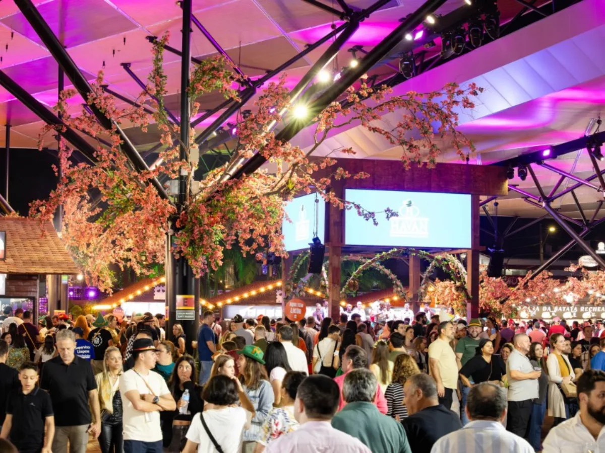 Confira como se candidatar às oportunidades de trabalho na Oktoberfest Blumenau 2025