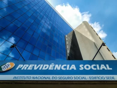 Governo Federal devolve milhões a aposentados de Santa Catarina vítimas de descontos ilegais - Mais de 40 mil aposentados catarinenses já receberam a devolução de descontos indevidos do INSS