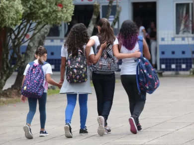Alunos da rede estadual de Santa Catarina voltam às aulas com escolas reformadas e foco na aprendizagem