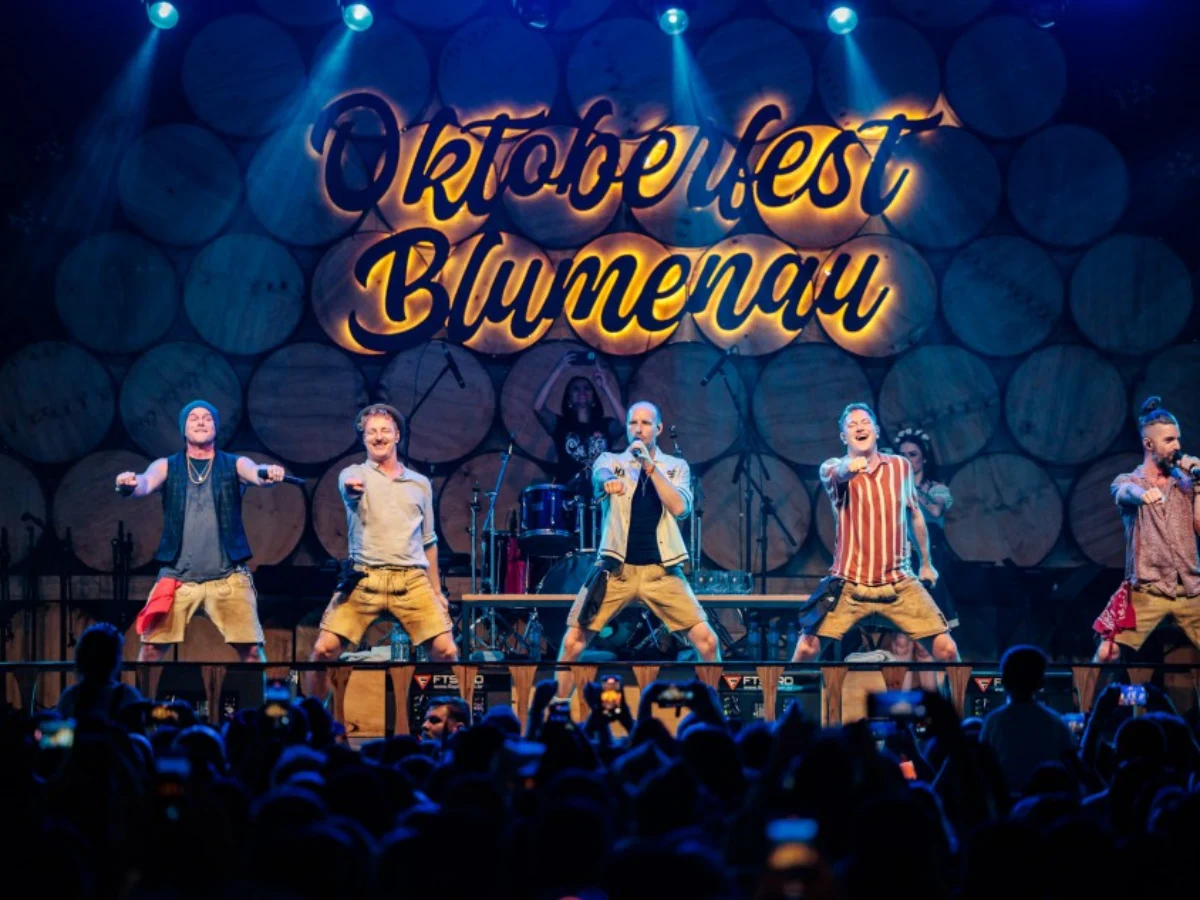 Oktoberfest Blumenau celebra 40 anos com a banda VoXXclub como uma das atrações principais