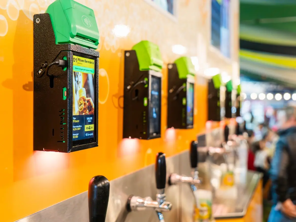 Fenachopp 2025 inova com sistema de autosserviço de chopp da Beerpass