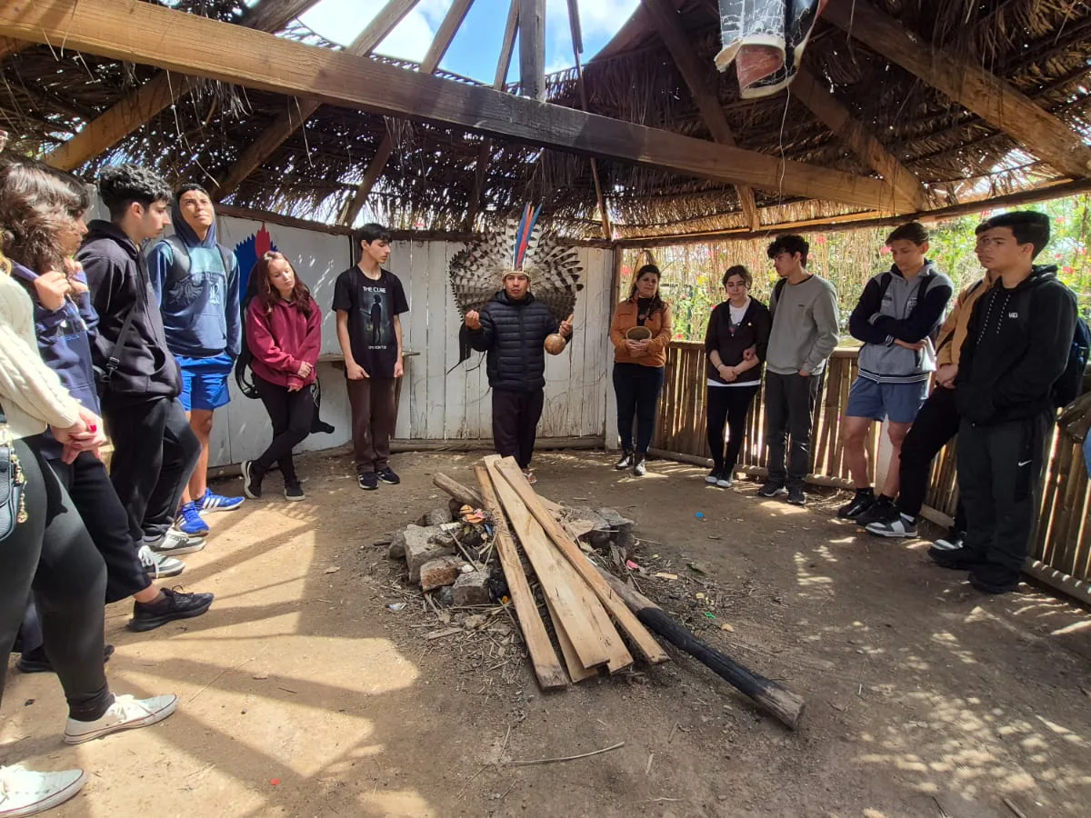 Visitação de escolas no Goj Ta Sá fortalece a cultura indígena em Florianópolis 