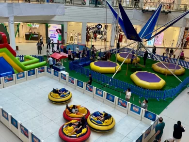 A diversão está garantida no Floripa Shopping com o Parque Jump & Play