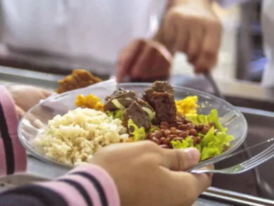 Projeto de lei busca universalizar alimentação estudantil na Rede Federal