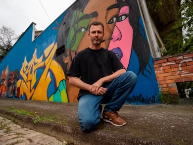 História da indústria têxtil por meio do grafite chega às escolas de Blumenau