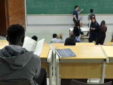 Brasil tem o maior número de aluno por professor em faculdades privadas segundo a OCDE