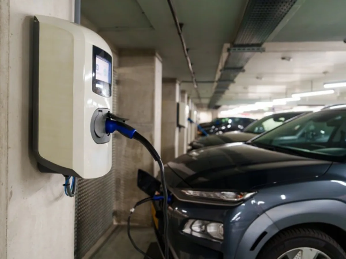 Tribunal determina restrições ao uso de carregadores de carros elétricos em garagem de prédio por risco elétrico