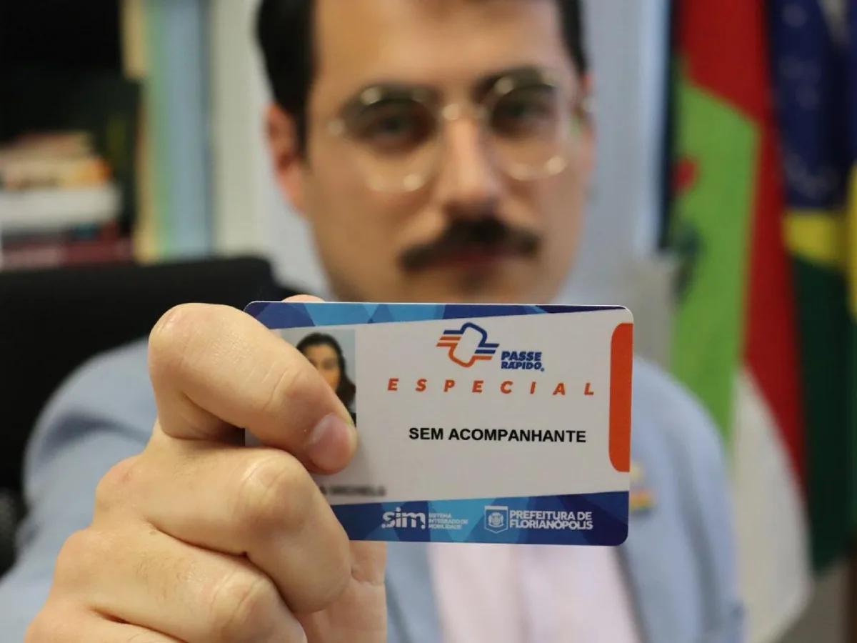 Projeto de lei propõe medidas para aumentar a adesão de pessoas com HIV à gratuidade no transporte público