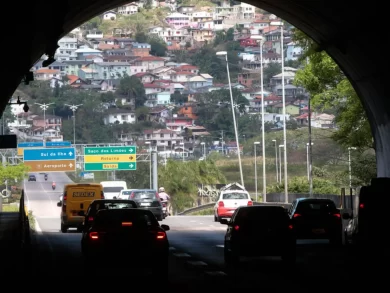 Trânsito terá faixa interditada durante obras no tunel Antonieta de Barros