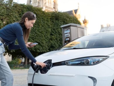 Condomínios têm até 2026 para se adequar a carros elétricos