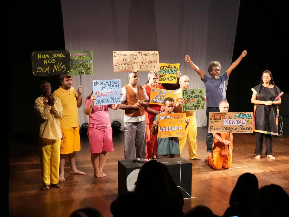 Grupo de Teatro Louco é Pouco