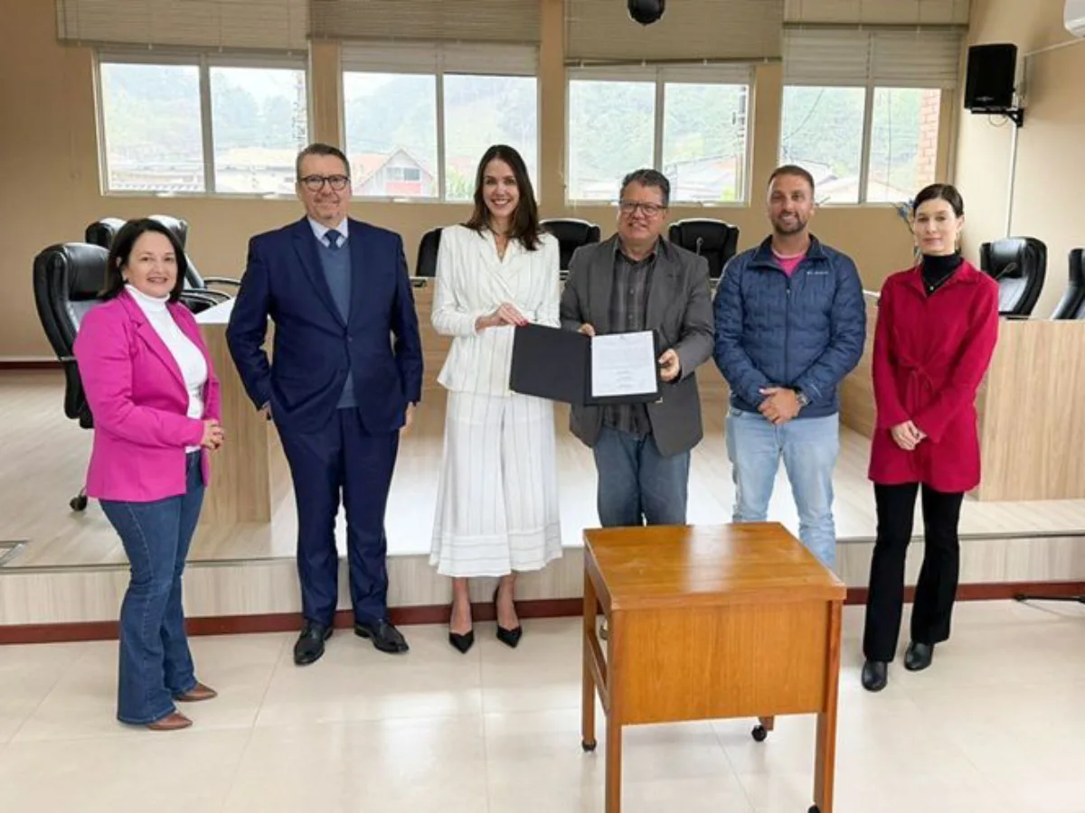 Cartórios catarinenses inauguram ponto de inclusão digital para cidadãos