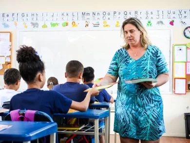 Governo de Santa Catarina lança programa de combate à violência contra professores