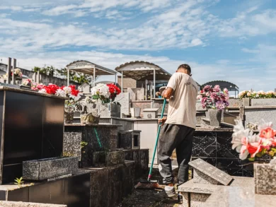 Dia de Finados terá cemitérios de São José limpos e preparados para visitação