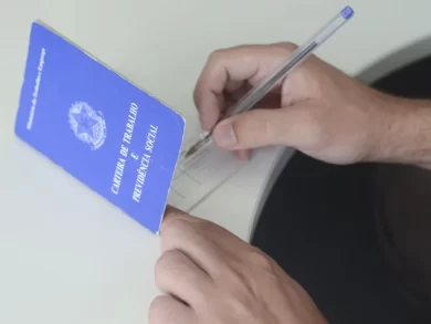Feirão de Emprego na Pinheira oferece diversas vagas para moradores locais