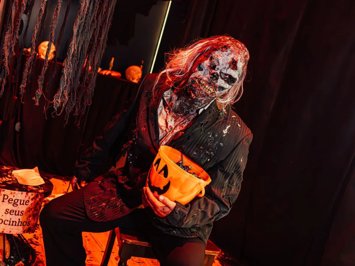 Halloween: Fim de semana de Invasão Zumbi na roda-gigante de Balneário Camboriú