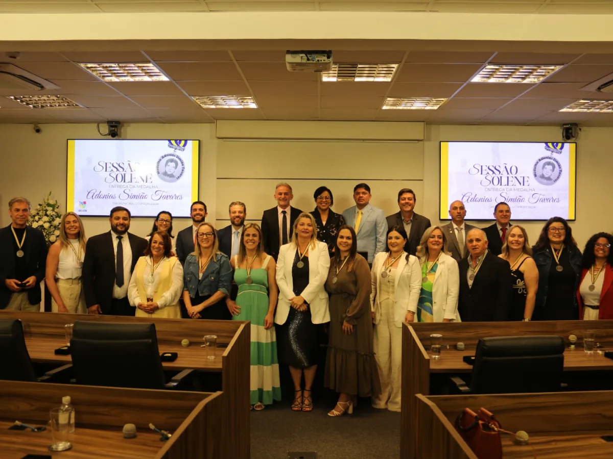 Professores de São José recebem a Medalha Adonias Simião Tavares em homenagem especial