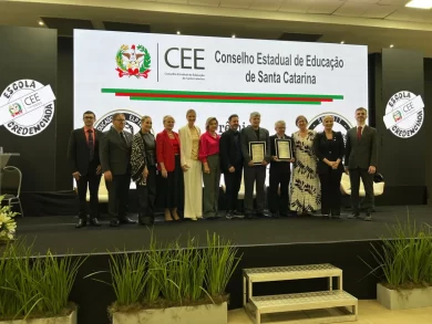 Prêmio Educador Elpídio Barbosa homenageia 37 professores da rede estadual