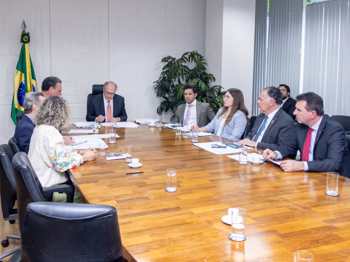 FIESC defende inclusão de madeira e móveis em lista de exceções ao tarifaço