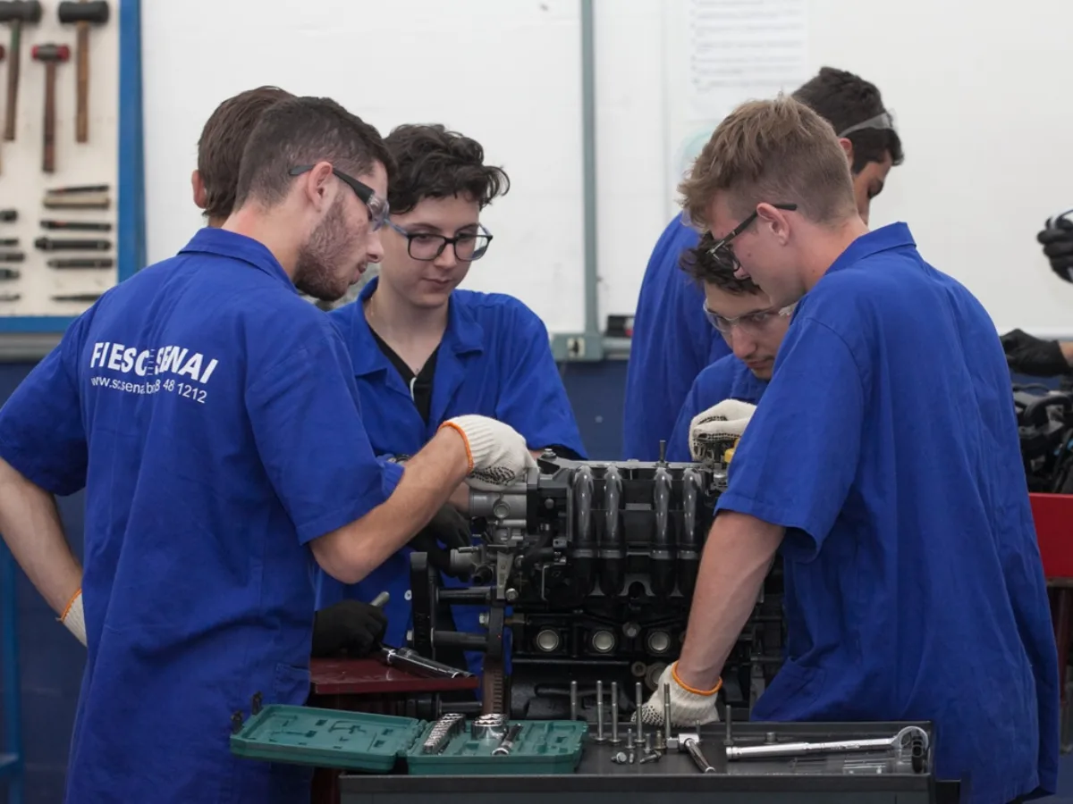 Santa Catarina se destaca na contratação de jovens aprendizes em 2025