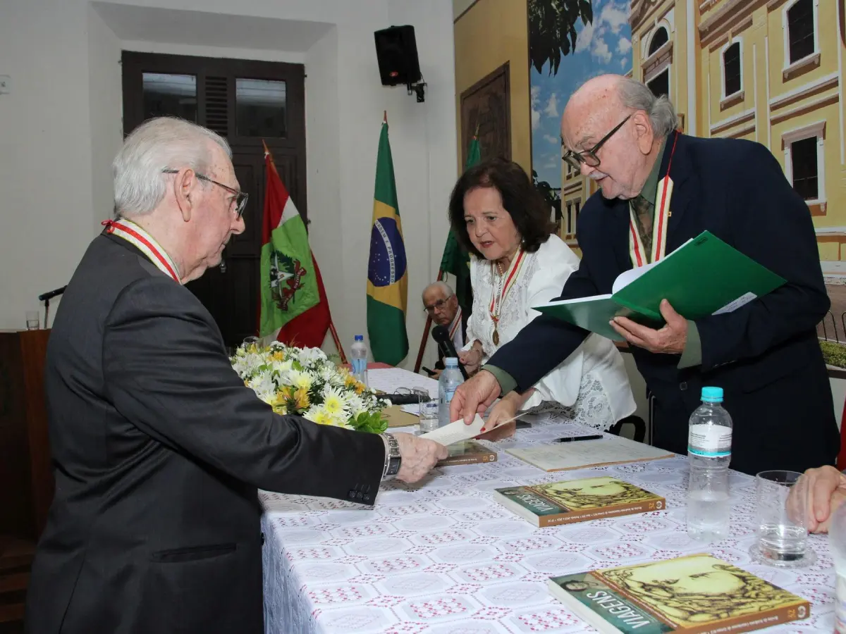 Dr. Murillo Capella assume cadeira na ACL e reforça sua atuação intelectual