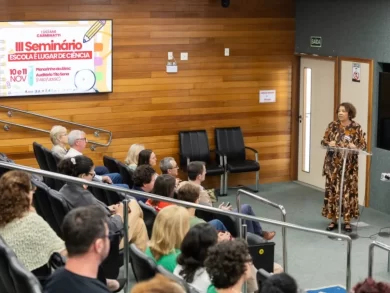 Escola é Lugar de Ciência – Caminhos para uma Educação Democrática reúne educadores em seminário na Alesc