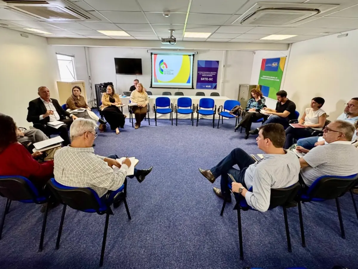 A etapa estadual preparatória da II Conferência Nacional do Trabalho reúne lideranças em Florianópolis