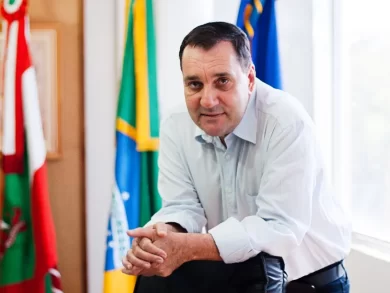 Ex-reitor da UFSC será homenageado pelo MEC por serviços à educação