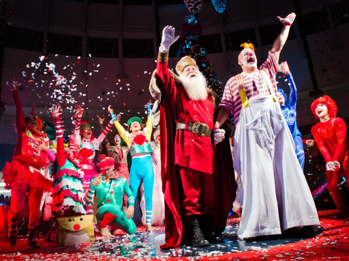 Espetáculo nacional inédito une magia do circo e tradições natalinas na abertura do Natal de Florianópolis