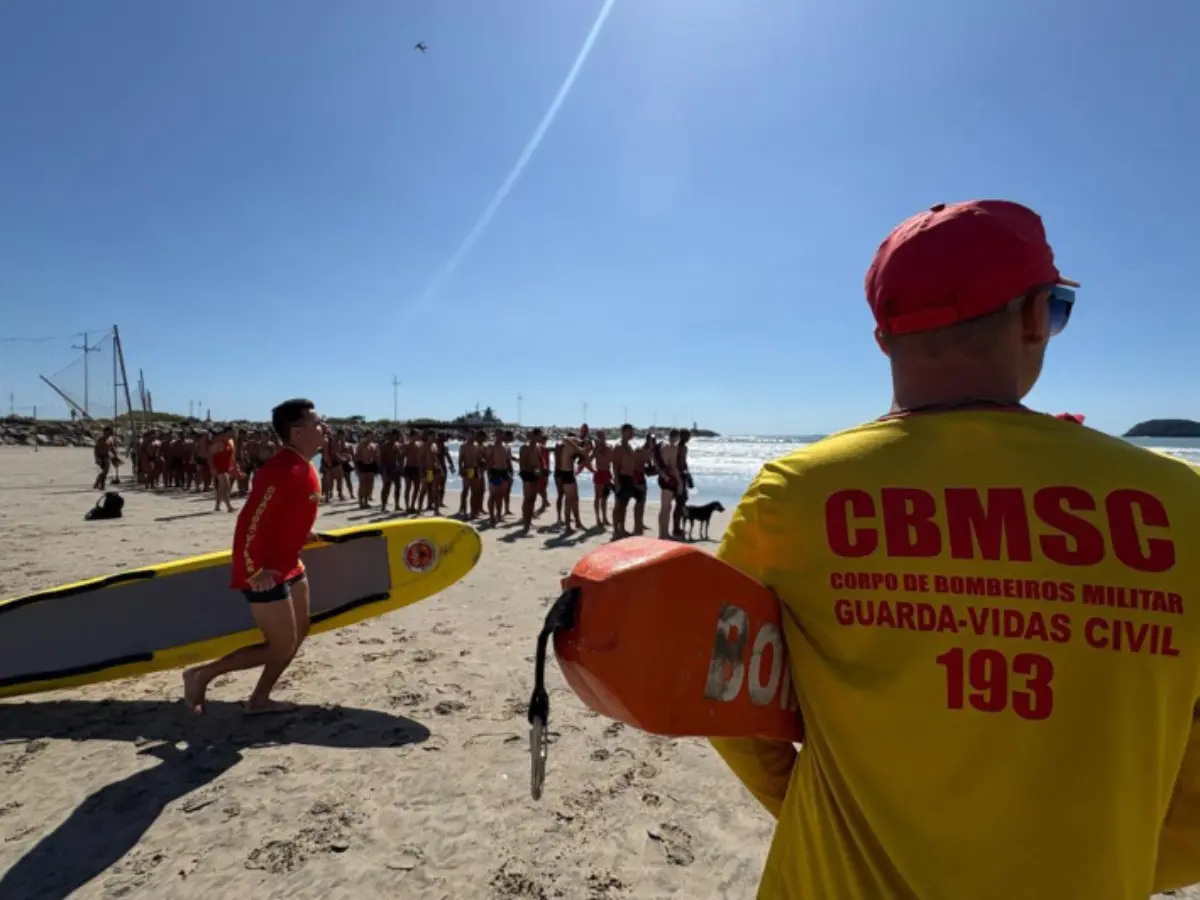 Praias de Itajaí terão desfibriladores em todos os postos de salvamento