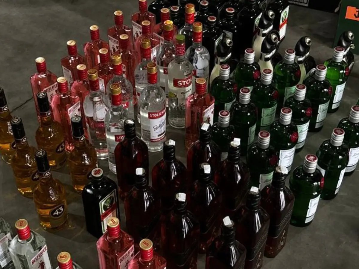 Procon apreende 91 garrafas de bebidas alcoólicas em operação na Palhoça