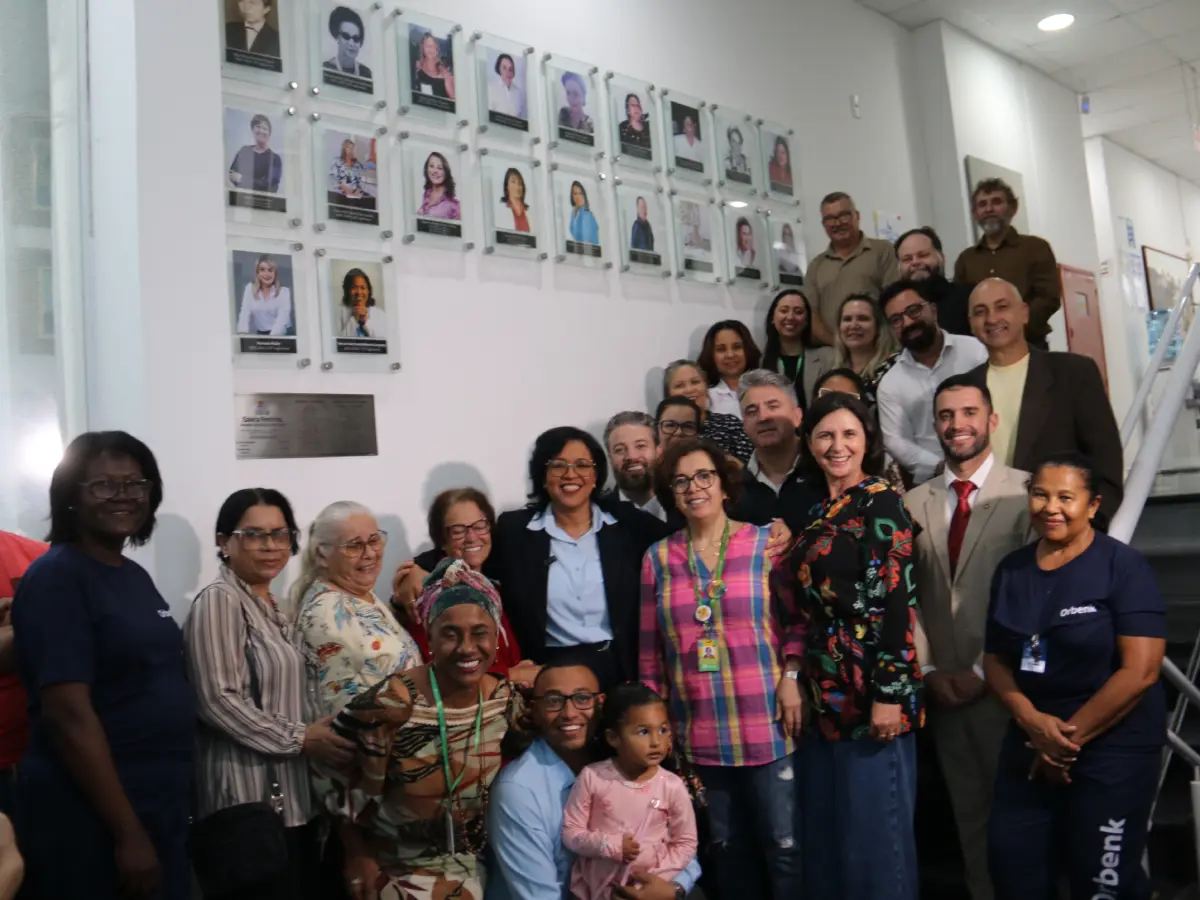 Primeira mulher negra eleita vereadora em São José recebe homenagem oficial