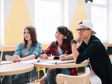 Feira de empreendedorismo impulsiona projetos inovadores na Palhoça