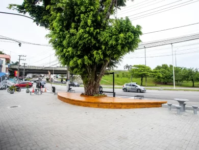 Praça da Prainha, em Florianópolis, ganha melhorias que ampliam conforto e acessibilidade