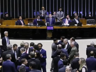 Câmara aprova projeto de lei antifacção após amplo debate no plenário