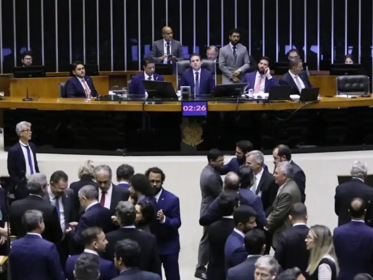 Câmara aprova projeto de lei antifacção após amplo debate no plenário