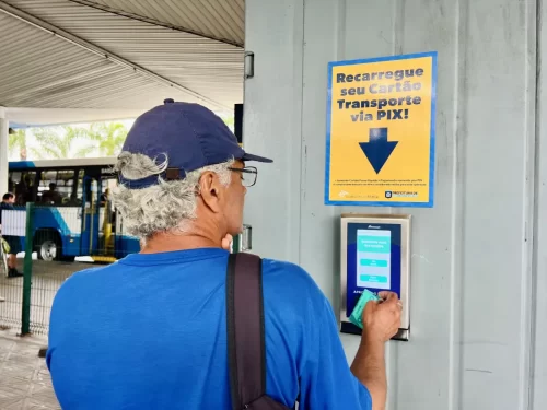 Passageiros já podem fazer recarga do cartão transporte via PIX no TICEN em Florianópolis