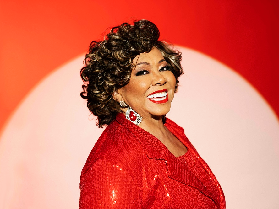 Show gratuito de Alcione em São José acontece neste sábado e tem retirada de ingressos online